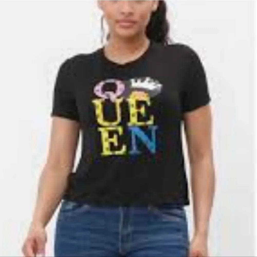 BRAND NEW LOVE J SHORT SLEEVE ROUNDNECK WOMEN"S QUEEN CROP T-SHIRTS